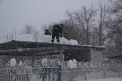 Уборка снега продолжает оставаться горячей темой